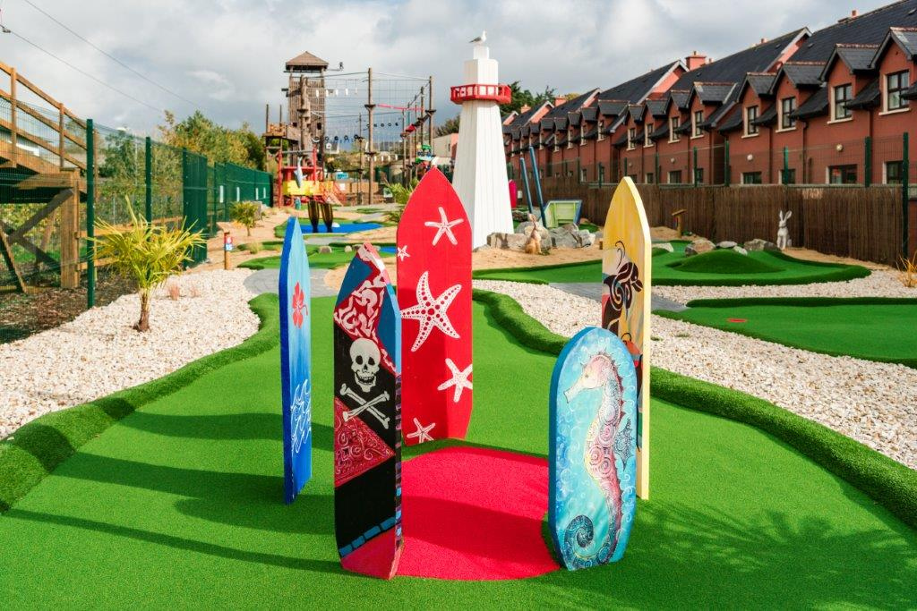 con_2641_medium.jpg (golf with surfboards) Adventure Golf